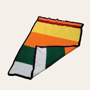 𝅺HANDMADE crochet lap blanket Grannycore